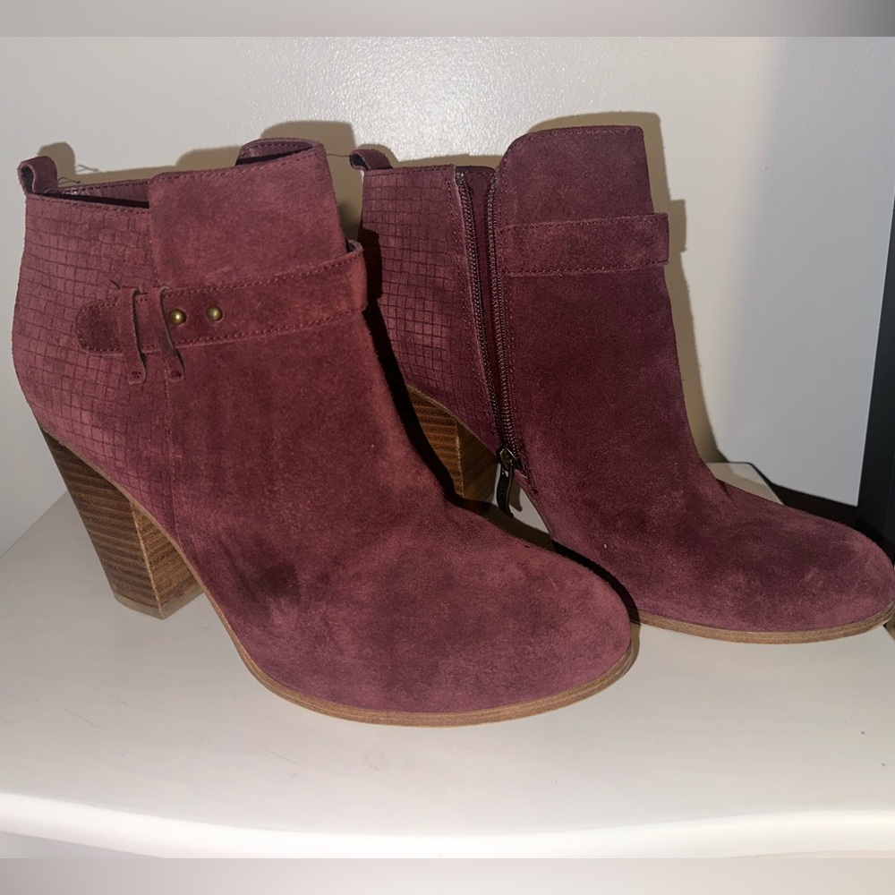 Burgundy suede booties! - Picture 1 of 7
